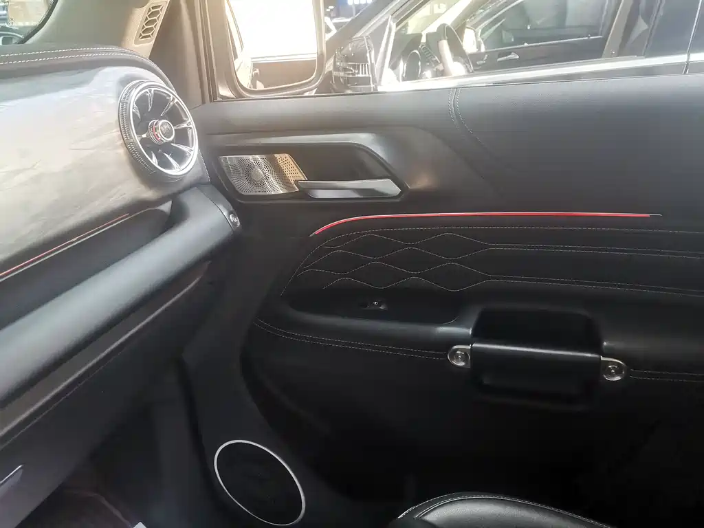 Tank 300 2021 Off-Road Version 2.0T Conqueror купить на сайте DeffCars