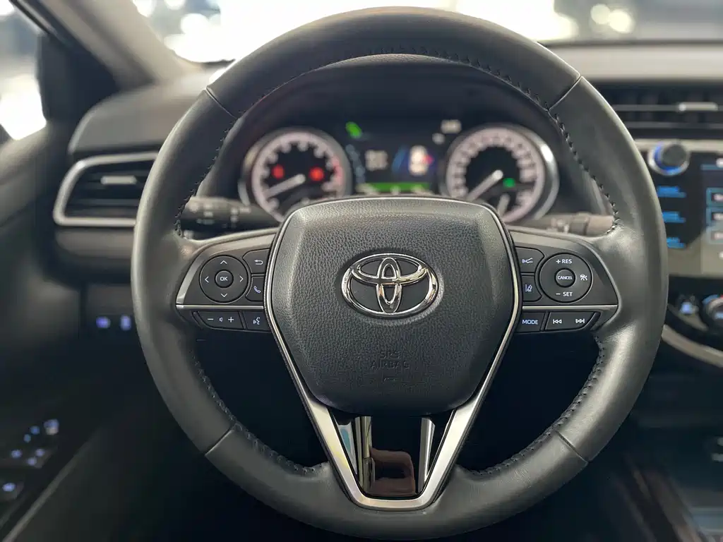 Camry 2021 2.5G Deluxe Edition купить на сайте DeffCars