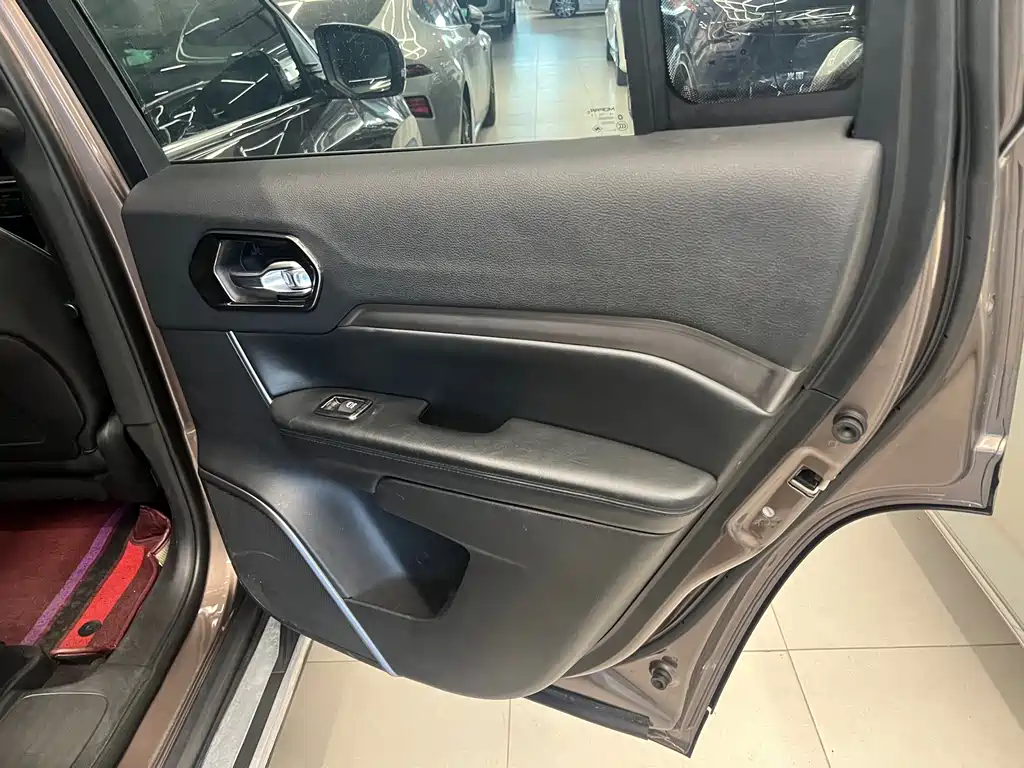 Commander 2018 2.0T 2WD Premium Edition National V купить на сайте DeffCars