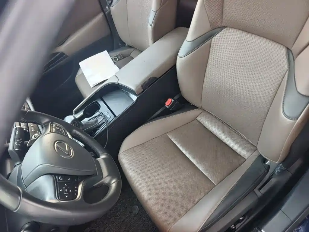 Lexus ES 2023 200 Superior Edition купить на сайте DeffCars