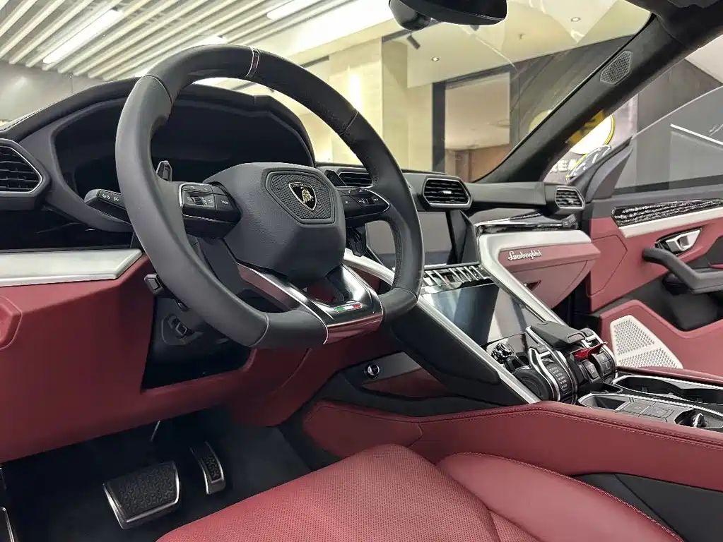 Urus 2018 4.0T V8 купить на сайте DeffCars