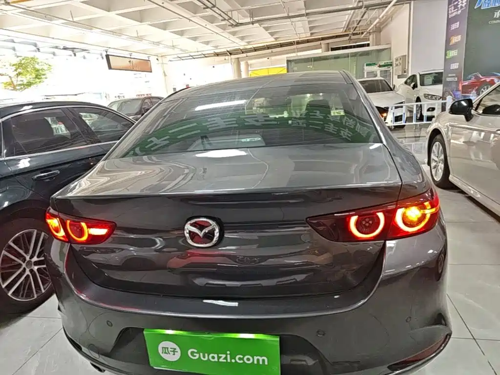 Mazda3 Angkesela 2022 2.0L Automatic Premium Obsidian Edition купить на сайте DeffCars