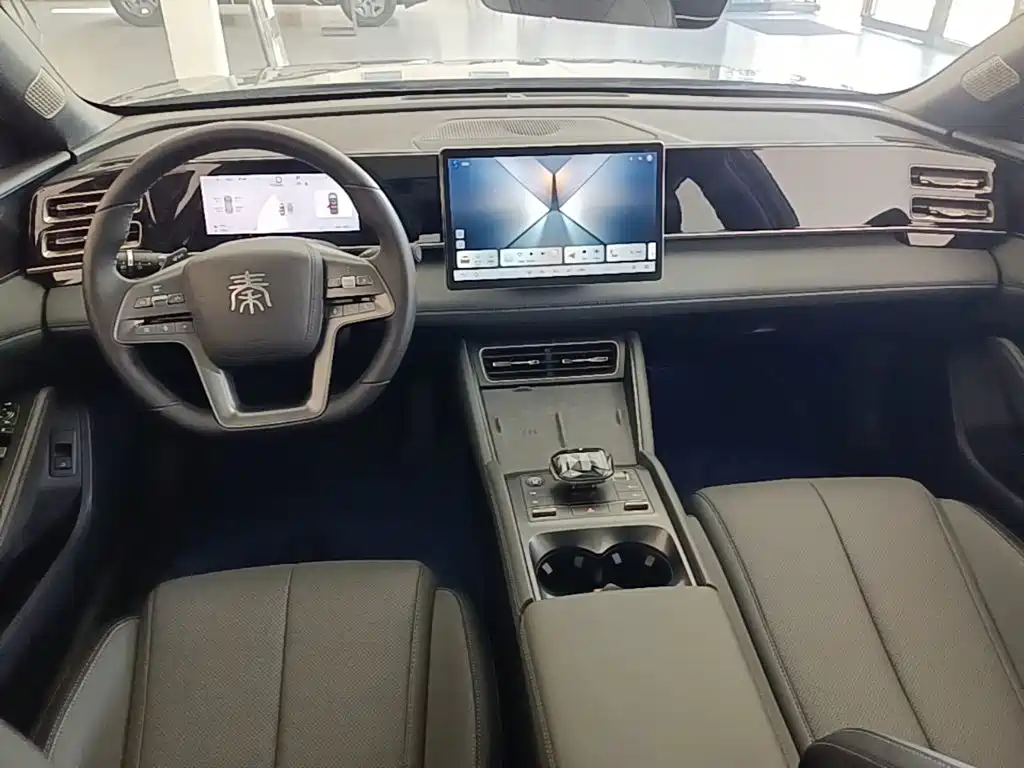 Qin L 2025 DM-i Smart Driving Edition 120KM Transcendent Type купить на сайте DeffCars