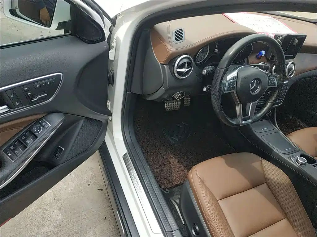 Mercedes-Benz GLA 2015 GLA 260 4MATIC sports model купить на сайте DeffCars