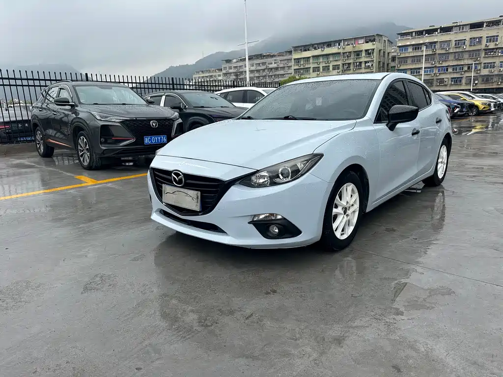 Mazda Axela 2016 Three-Car 1.5L Automatic Luxury Edition купить на сайте DeffCars