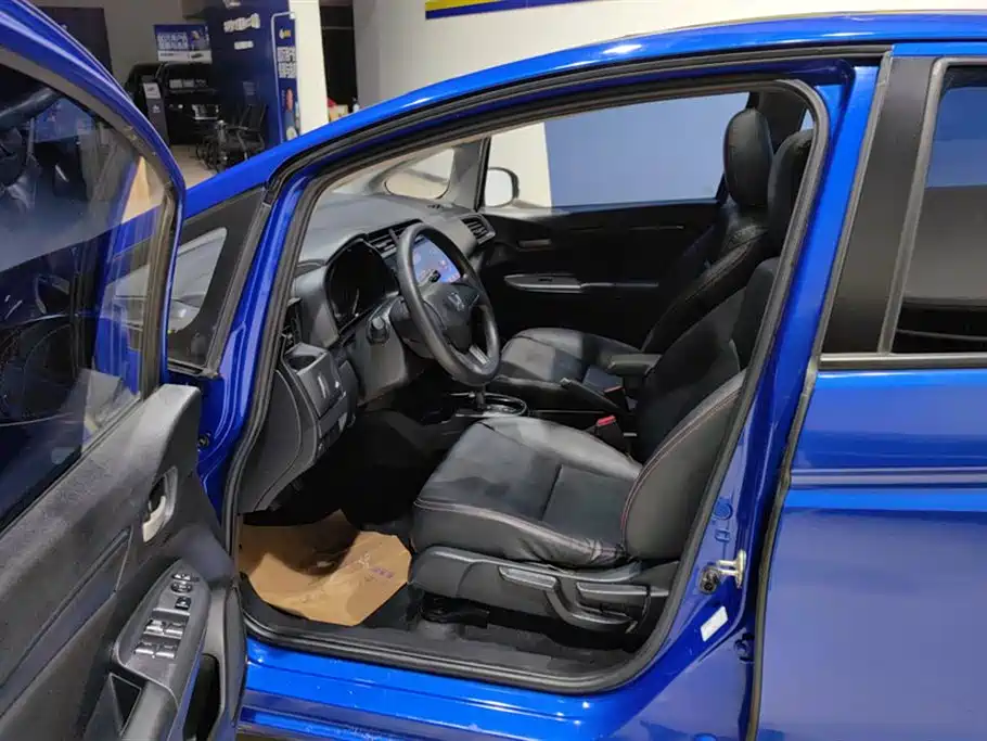 Fit 2018 1.5L CVT Comfort Sunroof Edition купить на сайте DeffCars