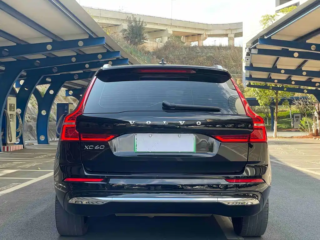 Volvo XC60 plug-in hybrid 2023 T8 plug-in hybrid long-range four-wheel drive Zhiyuan luxury version купить на сайте DeffCars