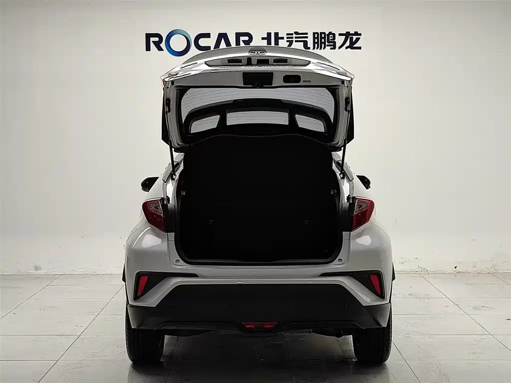 Toyota C-HR 2020 2.0L Leading Edition купить на сайте DeffCars