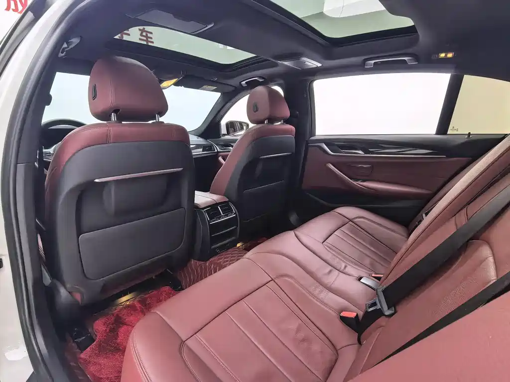 BMW 5 Series 2019 facelift 530Li leading M sports package купить на сайте DeffCars