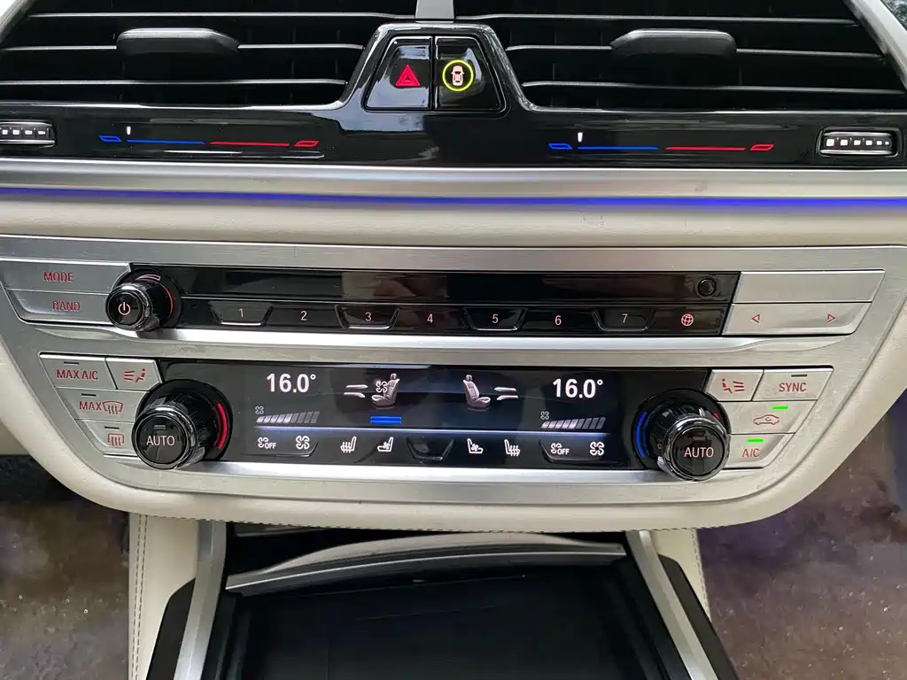 BMW 7 Series 2022 740Li xDrive Executive Luxury Package купить на сайте DeffCars