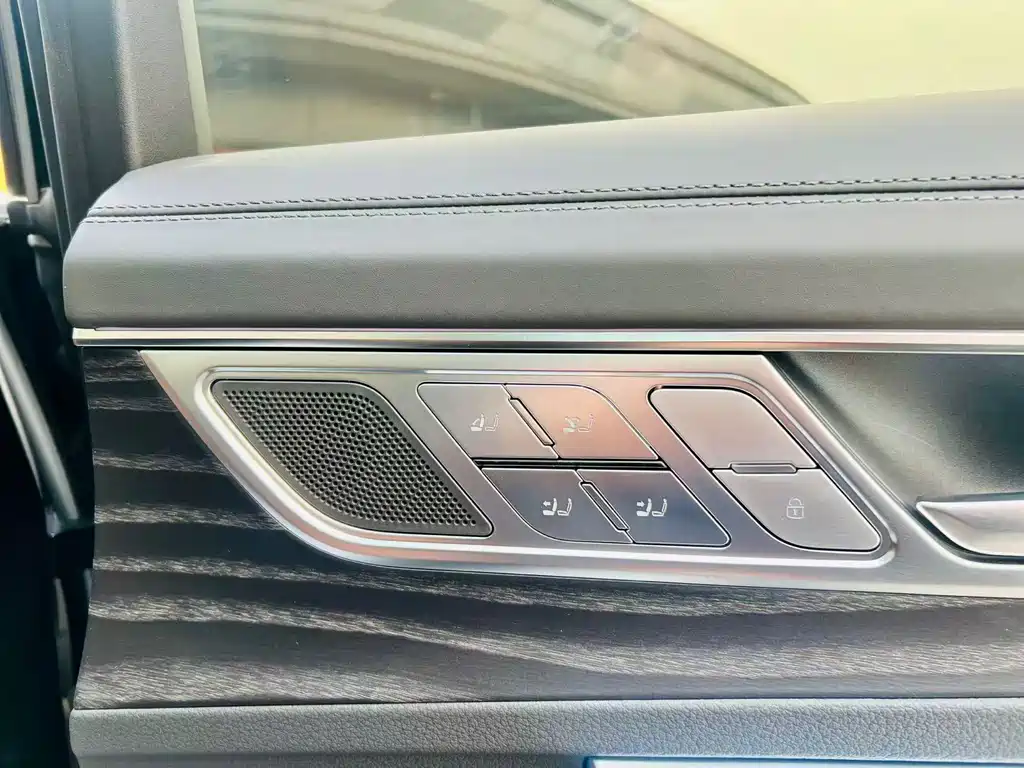 Audi A6L 2024 45 TFSI quattro exclusive and elegant model купить на сайте DeffCars