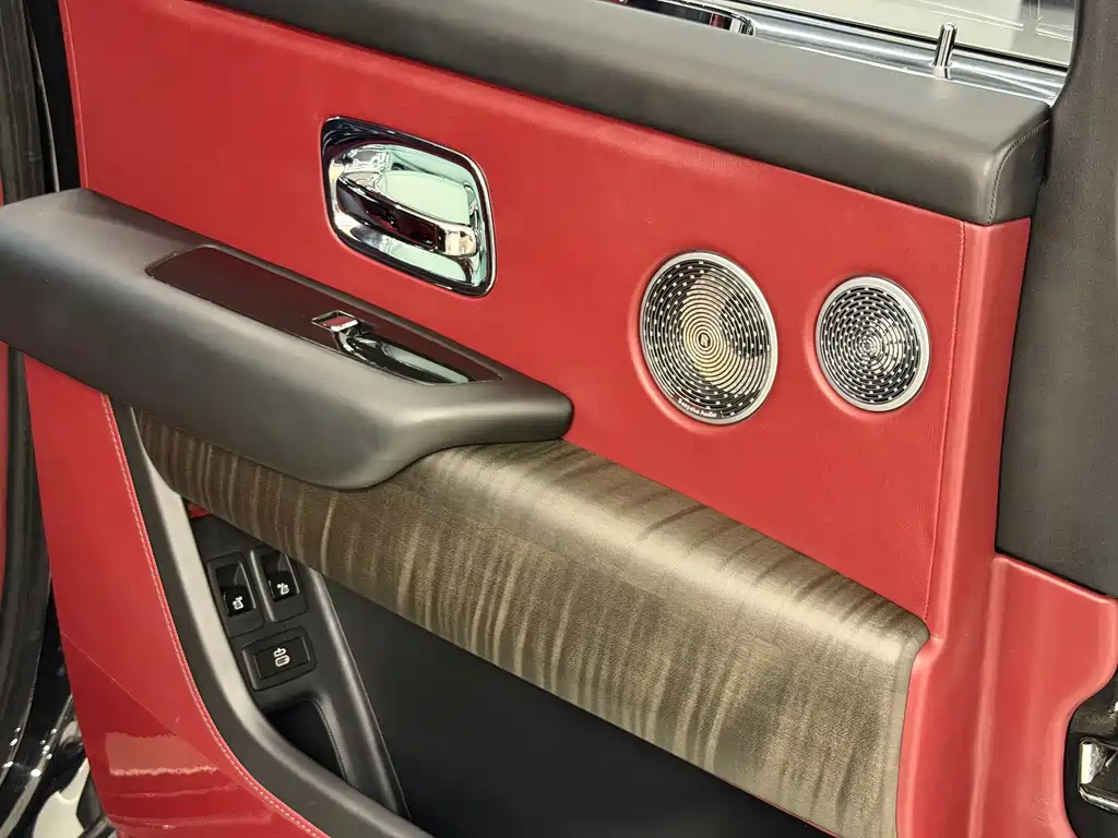 Cullinan 2018 five-seater version купить на сайте DeffCars