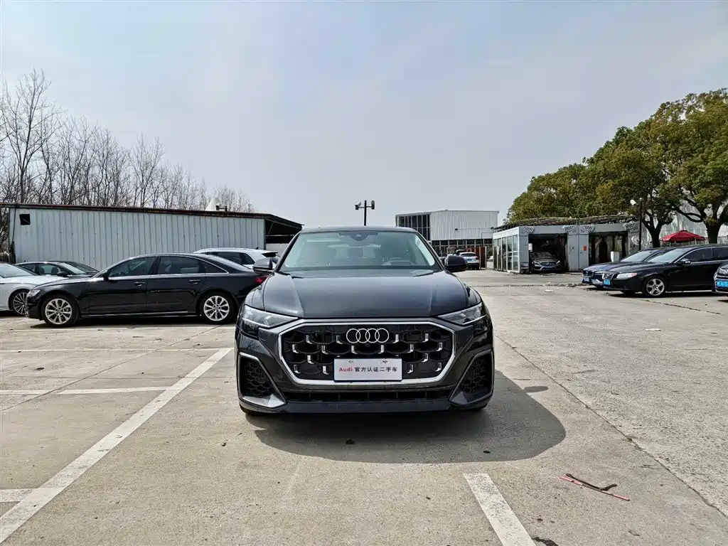 Audi Q8 2024 55 TFSI luxury and dynamic model купить на сайте DeffCars