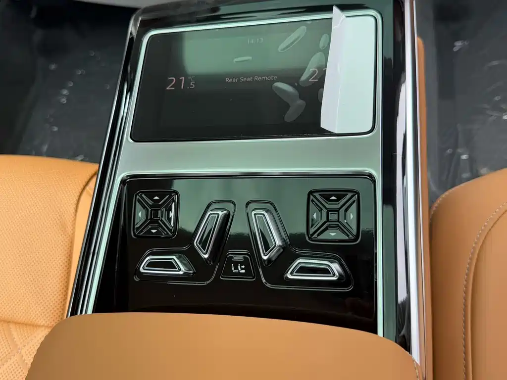 Audi A8 2025 A8L 45 TFSI quattro luxury model купить на сайте DeffCars