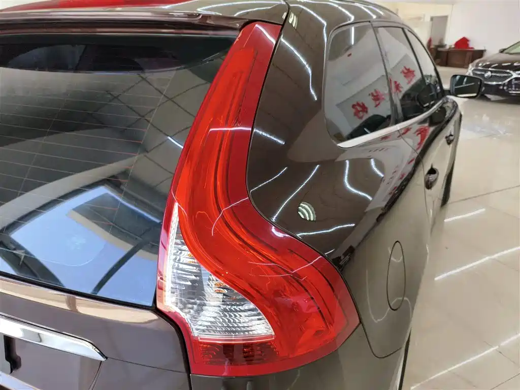 Volvo XC60 2017 T5 AWD Smart Edition купить на сайте DeffCars