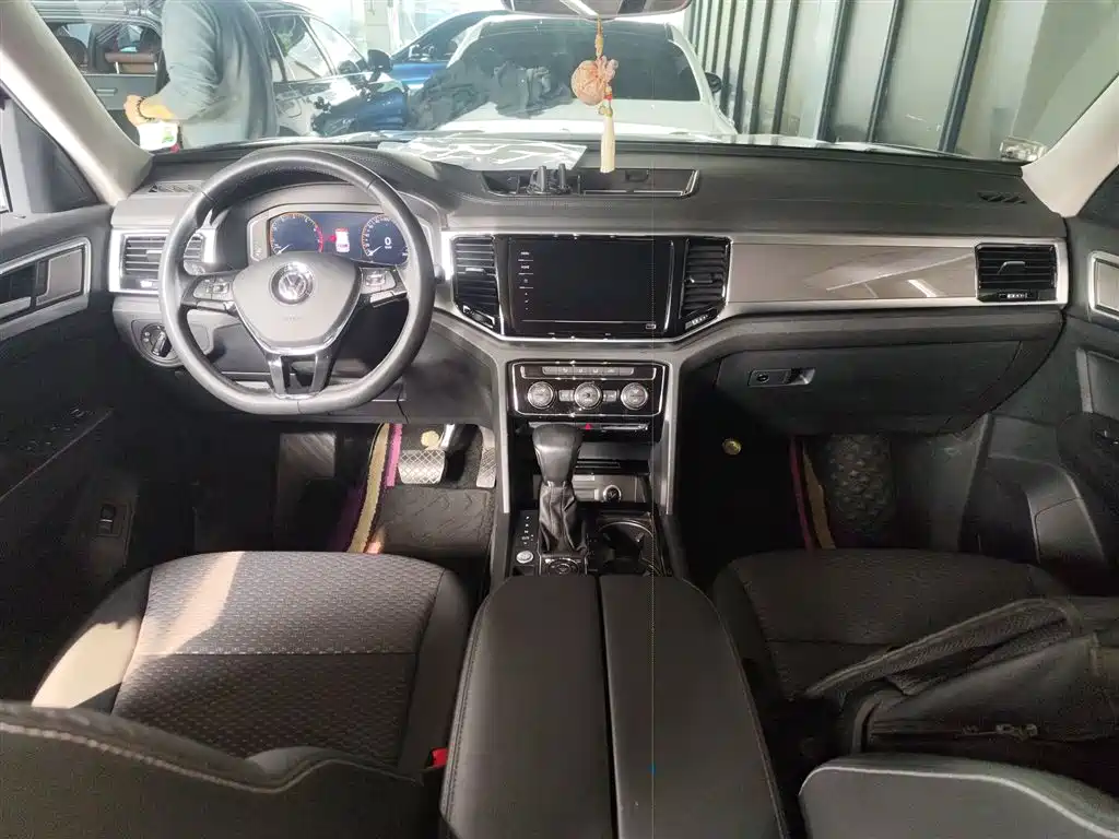 Touron 2020 380TSI four-wheel drive comfort version National VI купить на сайте DeffCars
