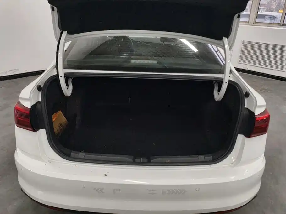 Bora 2021 1.5L automatic fashion smart connected version купить на сайте DeffCars