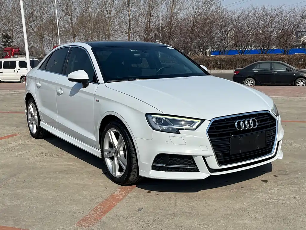 Audi A3 2019 Limousine 35 TFSI Fashion Type National V купить на сайте DeffCars