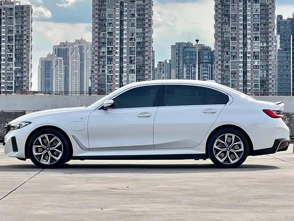 BMW i3 2022 eDrive 35 L купить на сайте DeffCars