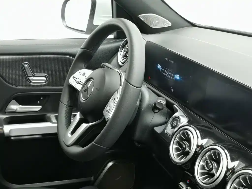 Mercedes-Benz GLB 2021 GLB 200 Dynamic купить на сайте DeffCars