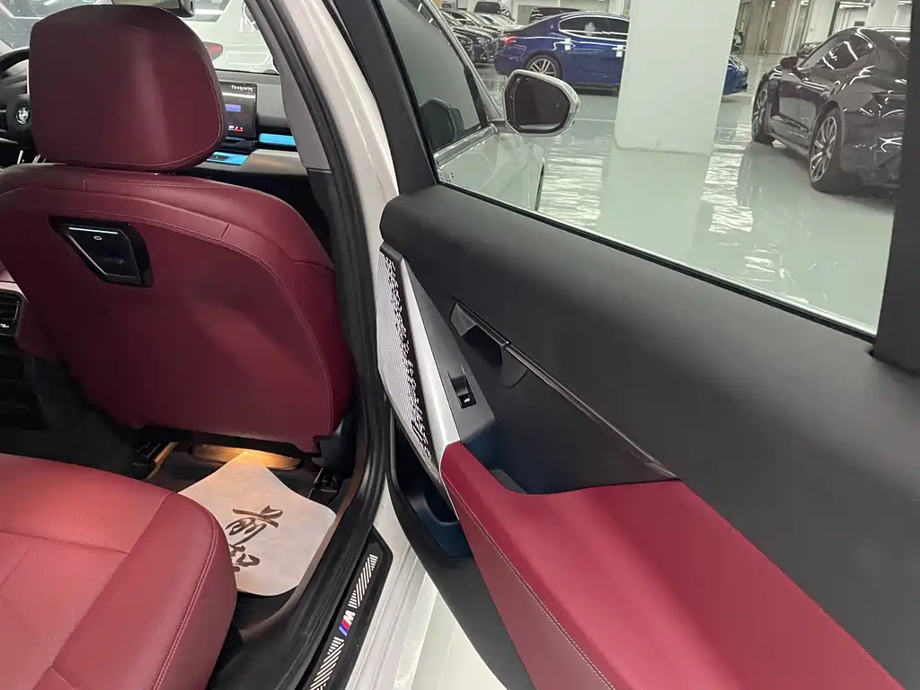 BMW 5 Series 2024 530Li Exclusive M Sports Package купить на сайте DeffCars