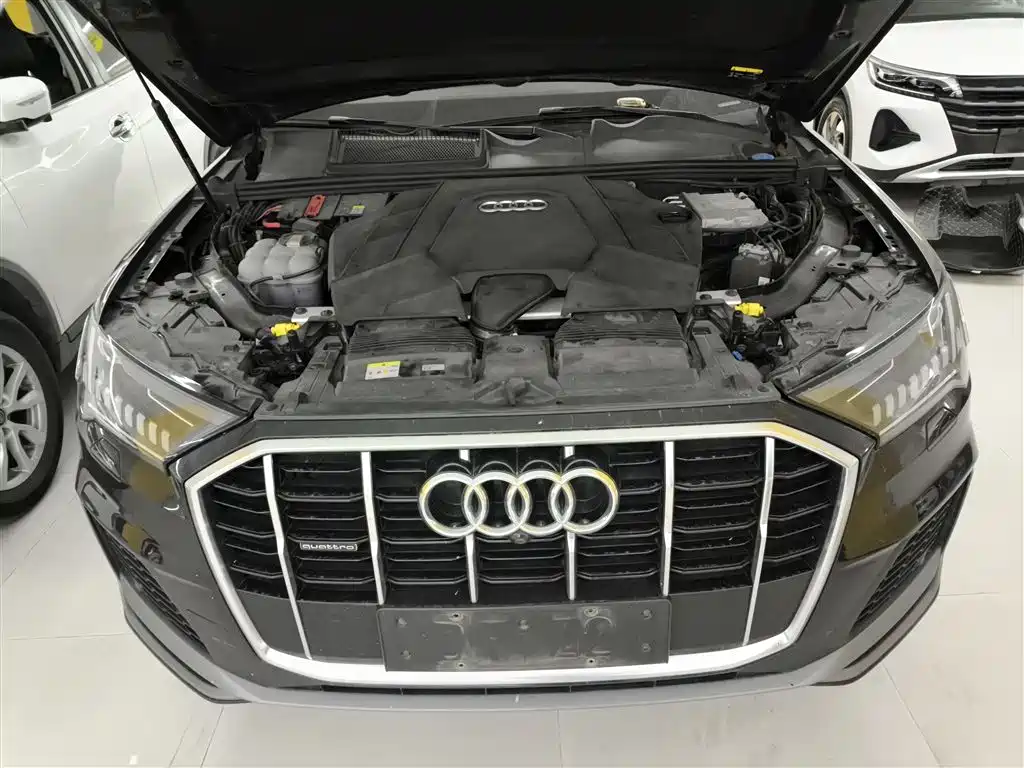 Audi Q7 2021 55 TFSI quattro S line sports version купить на сайте DeffCars