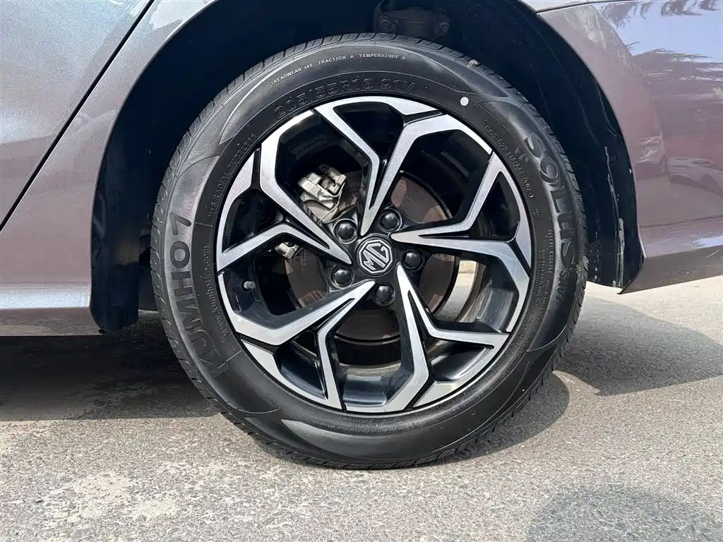 MG5 2023 180DVVT CVT Deluxe Edition купить на сайте DeffCars