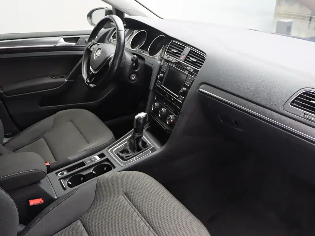 Golf 2017 230TSI automatic comfort million-unit commemorative edition купить на сайте DeffCars