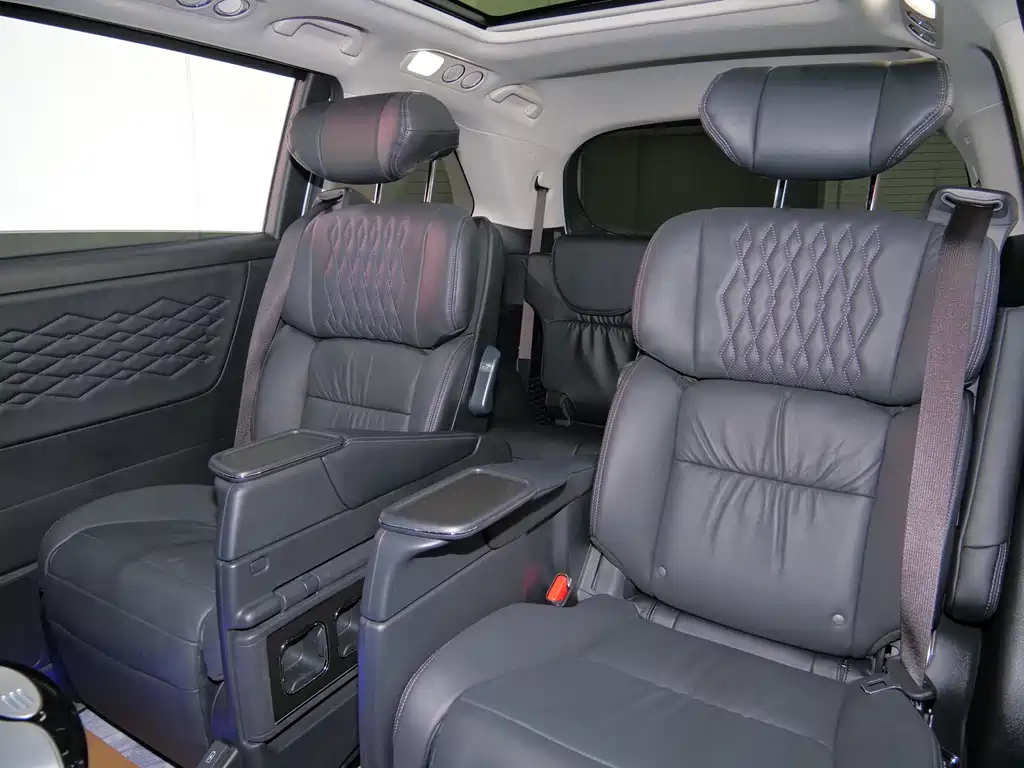 Alison 2024 2.0L e:HEV Deluxe Edition купить на сайте DeffCars