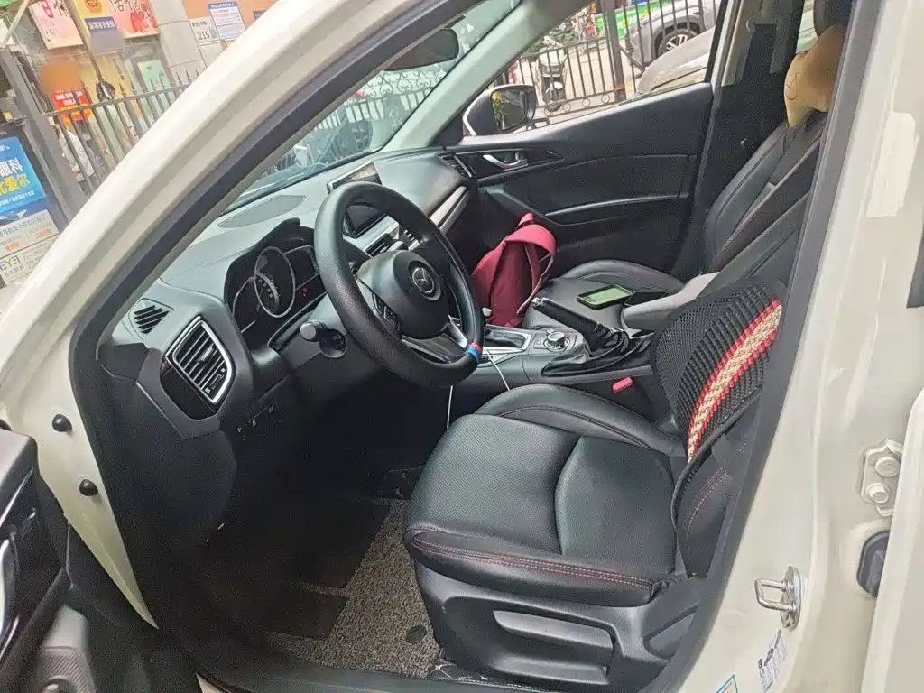 Mazda3 Angkesela 2016 sedan 1.5L automatic comfort type купить на сайте DeffCars