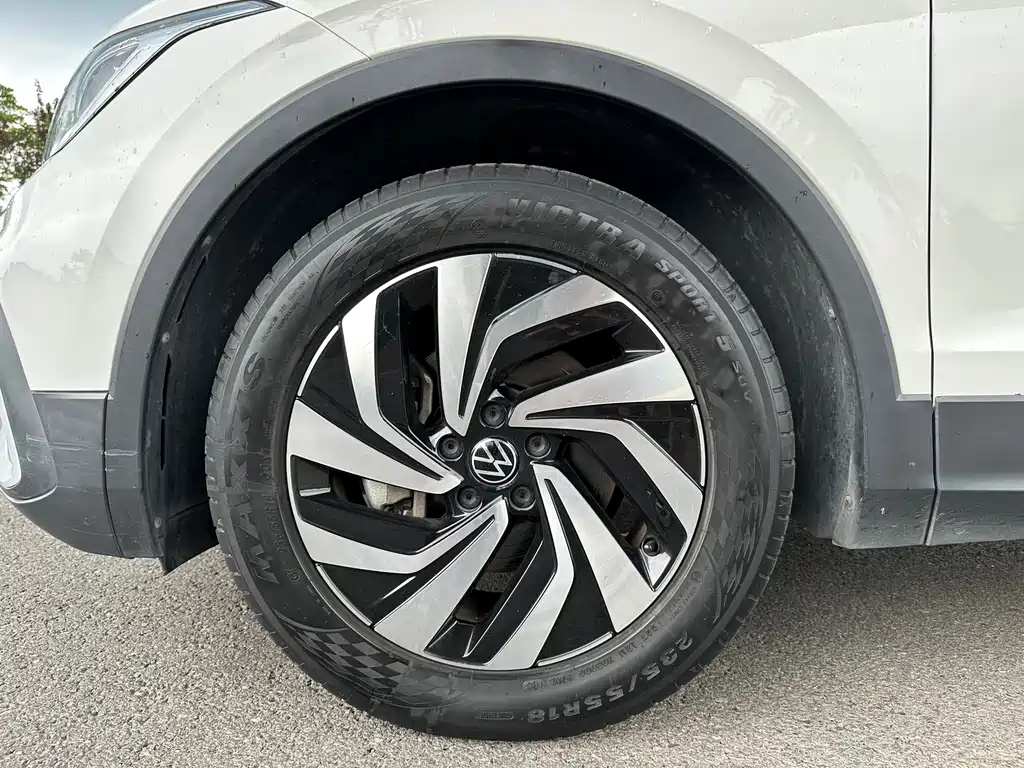 Tiguan L 2022 330TSI automatic two-wheel drive comfort version купить на сайте DeffCars