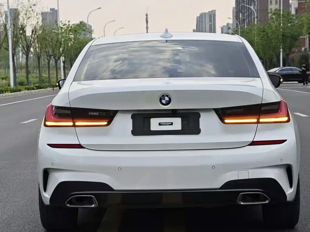 BMW 3 Series 2022 325i M Sports Package купить на сайте DeffCars