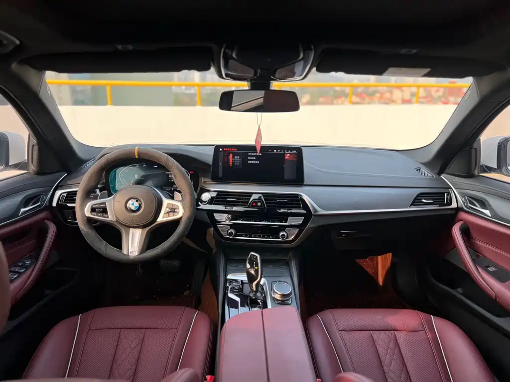 BMW 5 Series 2021 530Li Leading M Sports Package купить на сайте DeffCars