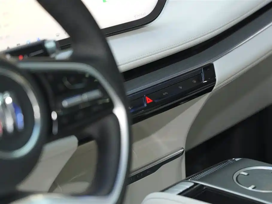 Buick GL8 New Energy 2024 Lu Zun Exclusive Edition 7 seats купить на сайте DeffCars