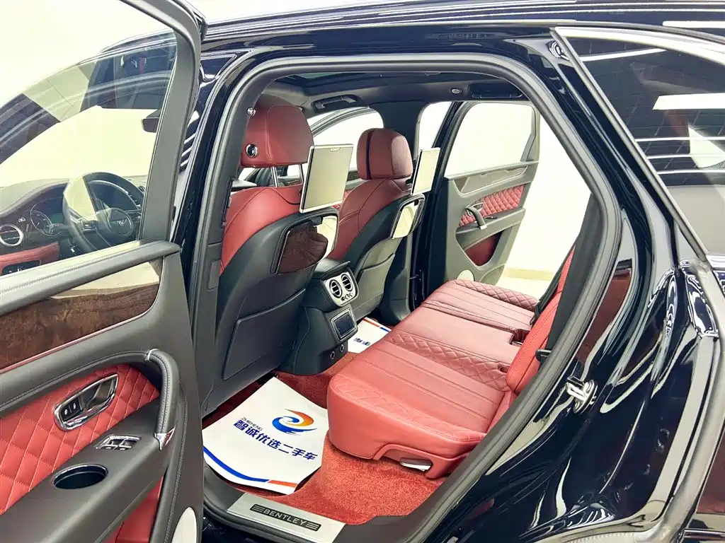 Bentayga 2016 6.0T Standard Edition купить на сайте DeffCars