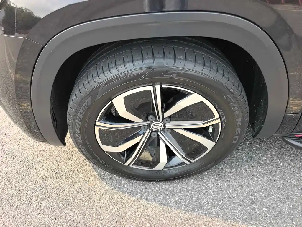 Touron 2020 Touron X 330TSI two-wheel drive luxury version купить на сайте DeffCars