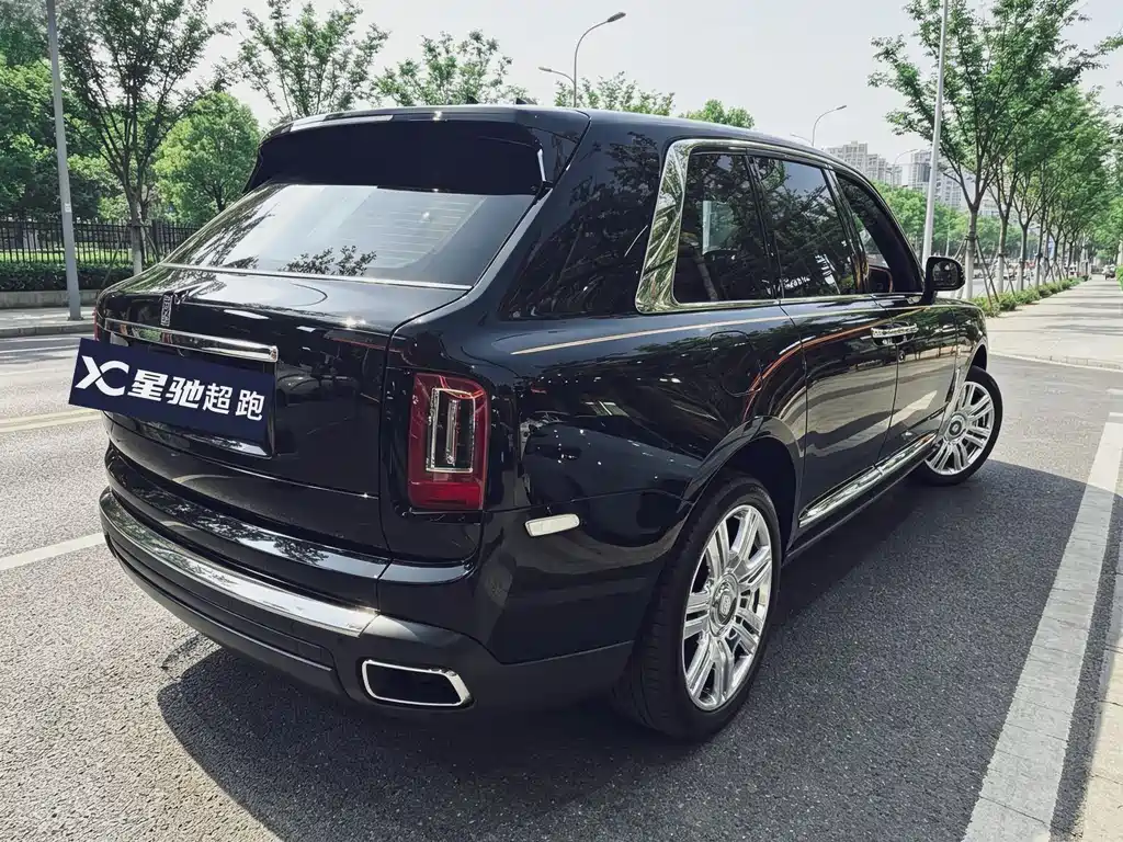 Cullinan 2018 four-seat version купить на сайте DeffCars