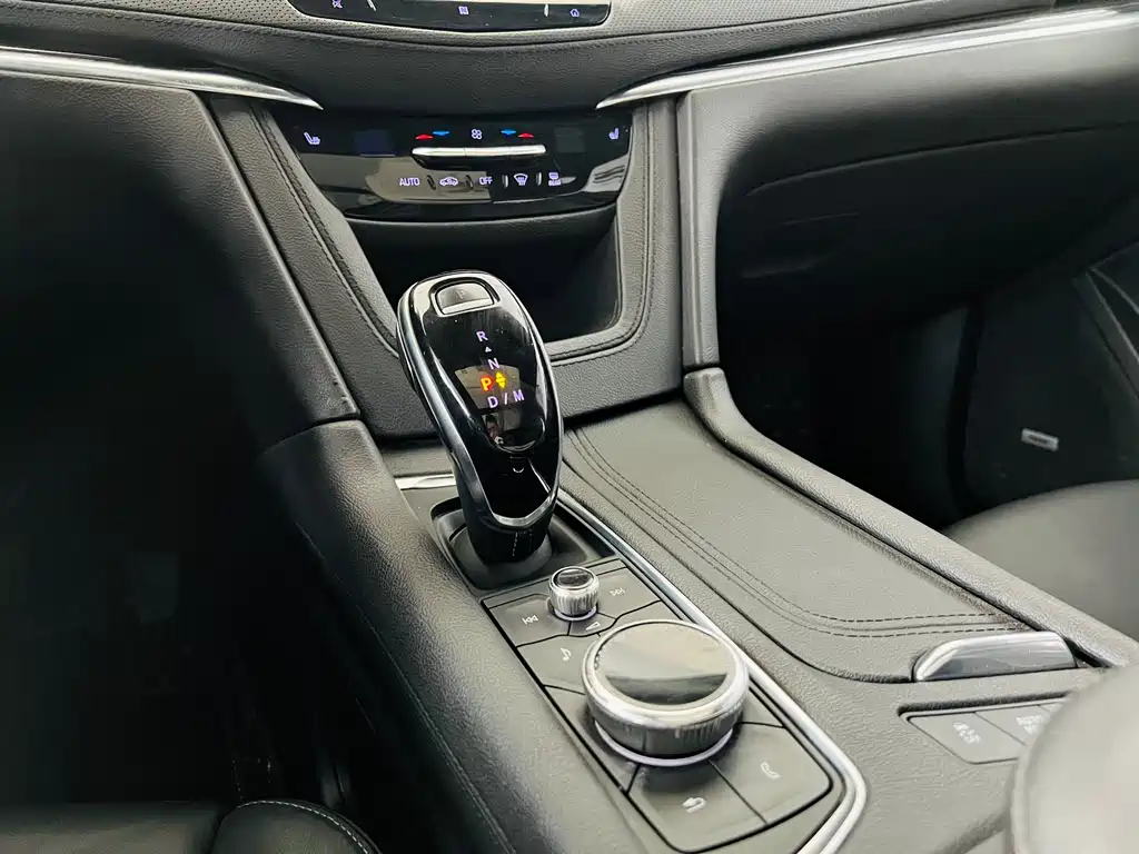 Cadillac XT5 2020 28T luxury model купить на сайте DeffCars