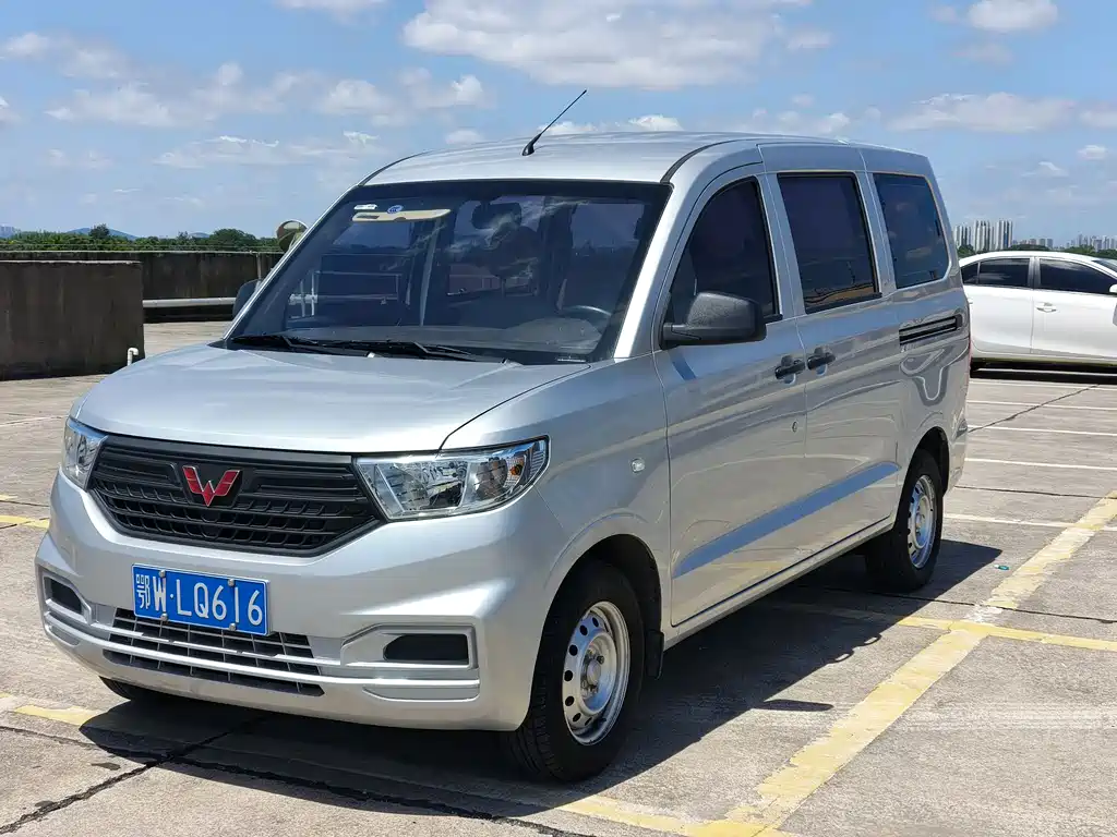 Wuling Hongguang V 2022 1.5L Jinqi version hydraulically assisted LAR купить на сайте DeffCars