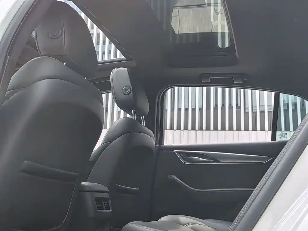 Cadillac CT5 2024 28T Luxury Pro купить на сайте DeffCars