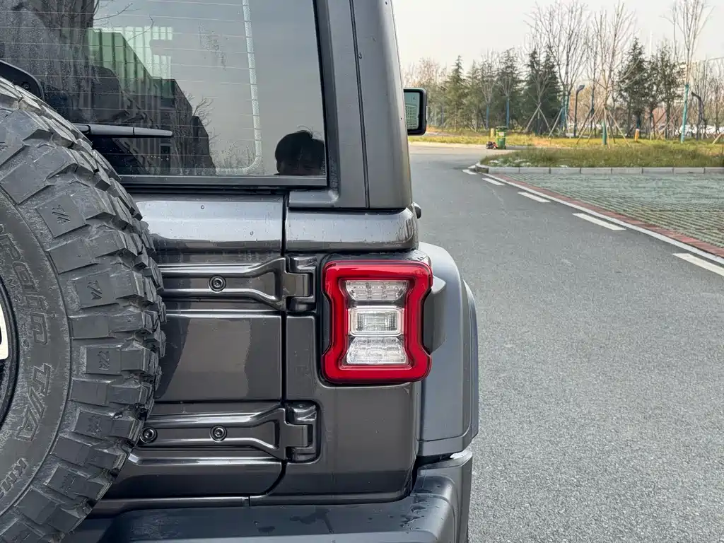 Wrangler 2021 2.0T Robin Hood Four-Door Edition купить на сайте DeffCars