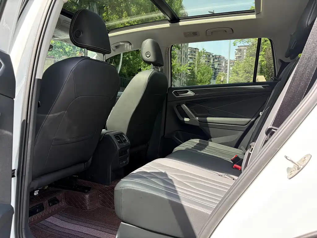 Tiguan L 2024 Outstanding Model 330TSI Automatic Two-wheel Drive R-Line Longyao Edition купить на сайте DeffCars