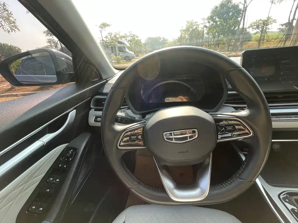 Emgrand 2023 4th Generation Champion Edition 1.5L CVT flagship model купить на сайте DeffCars