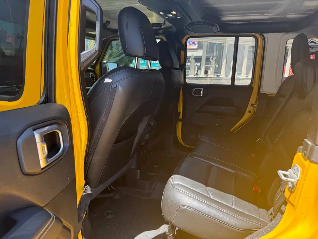 Wrangler 2021 2.0T Sahara four-door version купить на сайте DeffCars