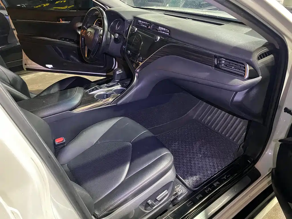Camry 2019 2.5G Deluxe Edition National VI купить на сайте DeffCars