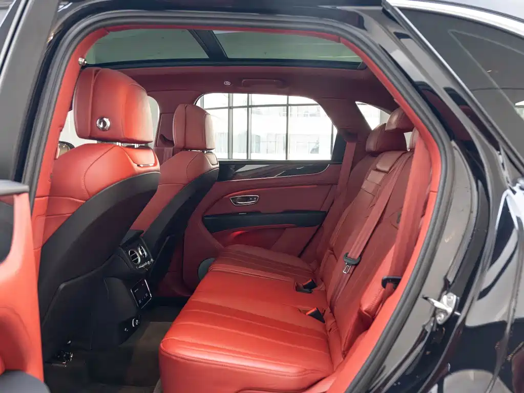 Bentayga 2021 4.0T V8 купить на сайте DeffCars