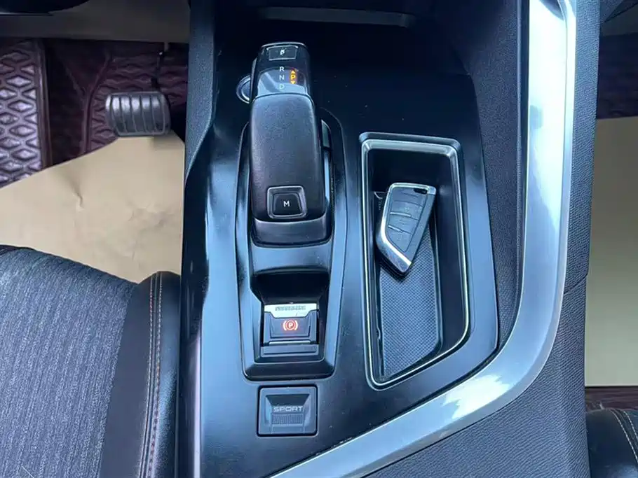 Peugeot 5008 2017 350THP 5-seat elite version купить на сайте DeffCars