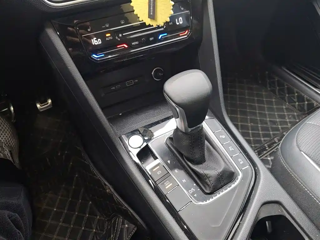 Tiguan L 2023 330TSI automatic two-wheel drive R-Line version купить на сайте DeffCars