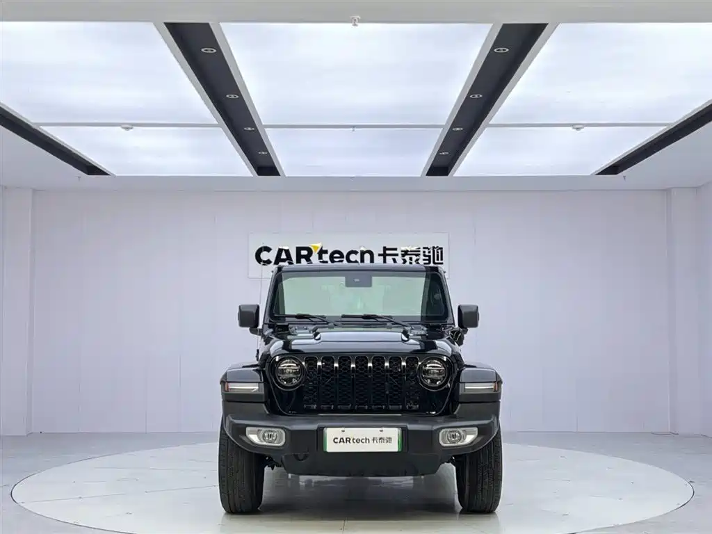 Wrangler New Energy 2021 Four-door 2.0T 4xe Sahara купить на сайте DeffCars
