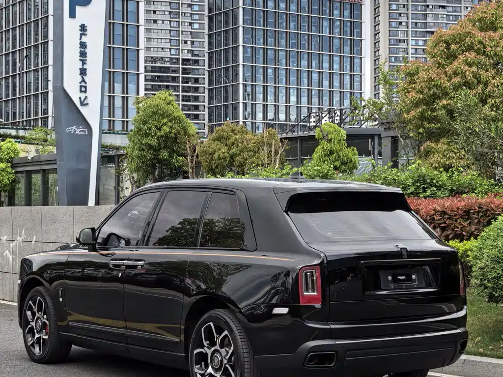 Cullinan 2020 Black Badge купить на сайте DeffCars